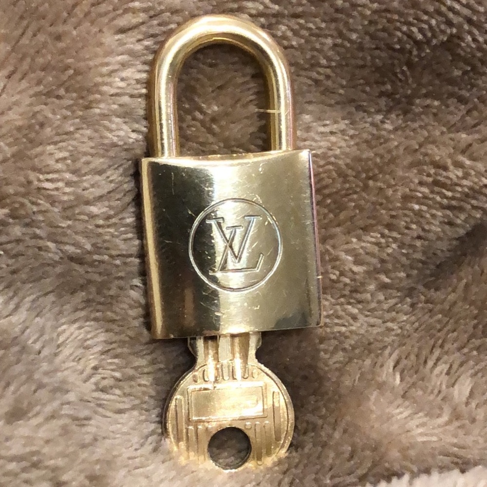 Authentic Louis Vuitton LV Gold Lock & Key #219